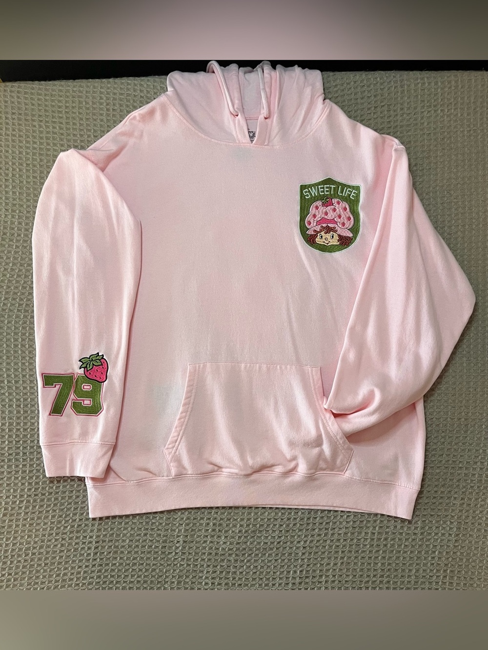 Strawberry Shortcake “Sweet Life'  Pink Hoodie Sweatshirt CL (16-18)